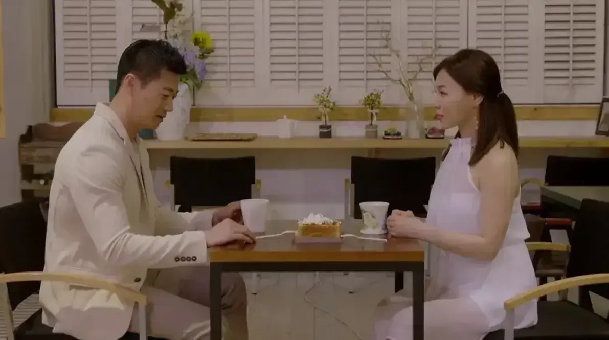 《邻居家妻子》韩国电影未删减1080P韩语中字在线观看-我邻居的老婆高清完整版百度网盘夸克迅雷下载-《邻居家妻子》无广告播放